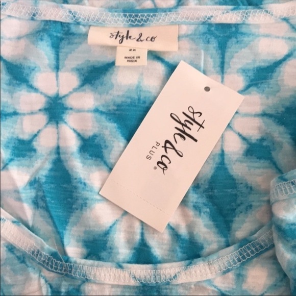 NEW Style & Co Plus Aqua Tank Top Handkerchief Hemline Scoop Neckline Plus 2X - Picture 2 of 4